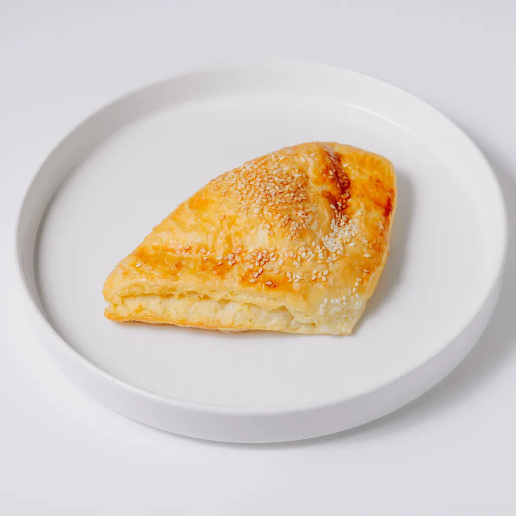 Слойка Сдобная с сыром