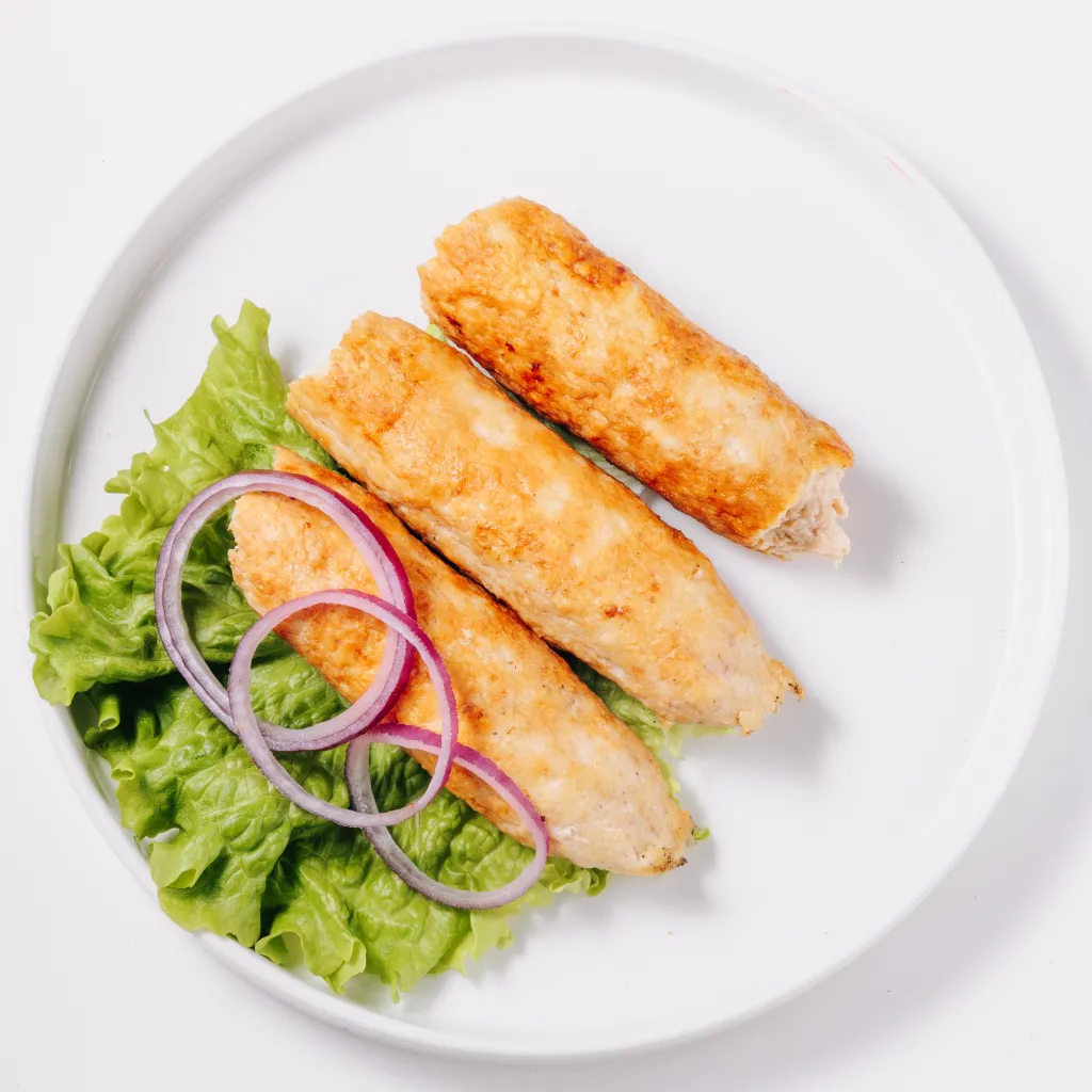 Шашлык люля-кебаб куриный на мангале