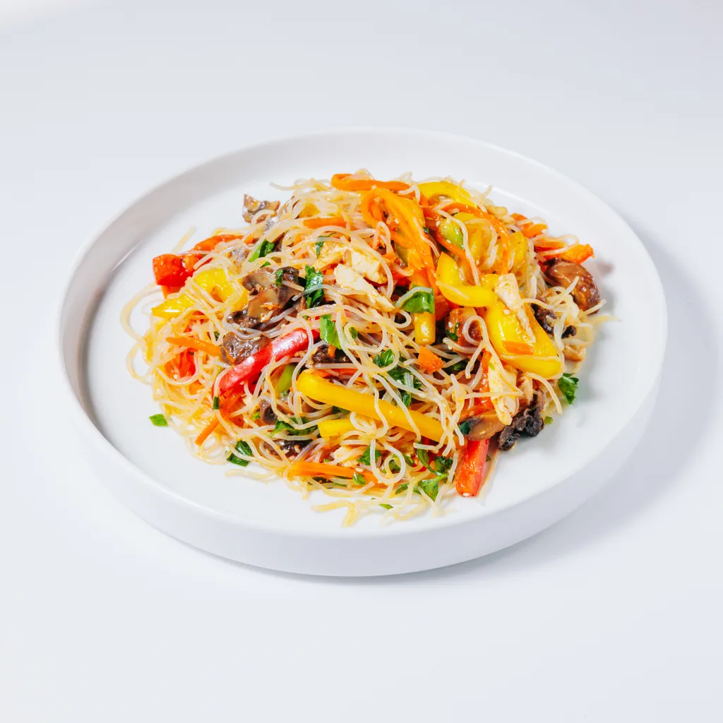 Салат с фунчозой