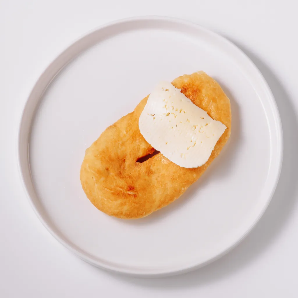 Пышка к завтраку с сыром