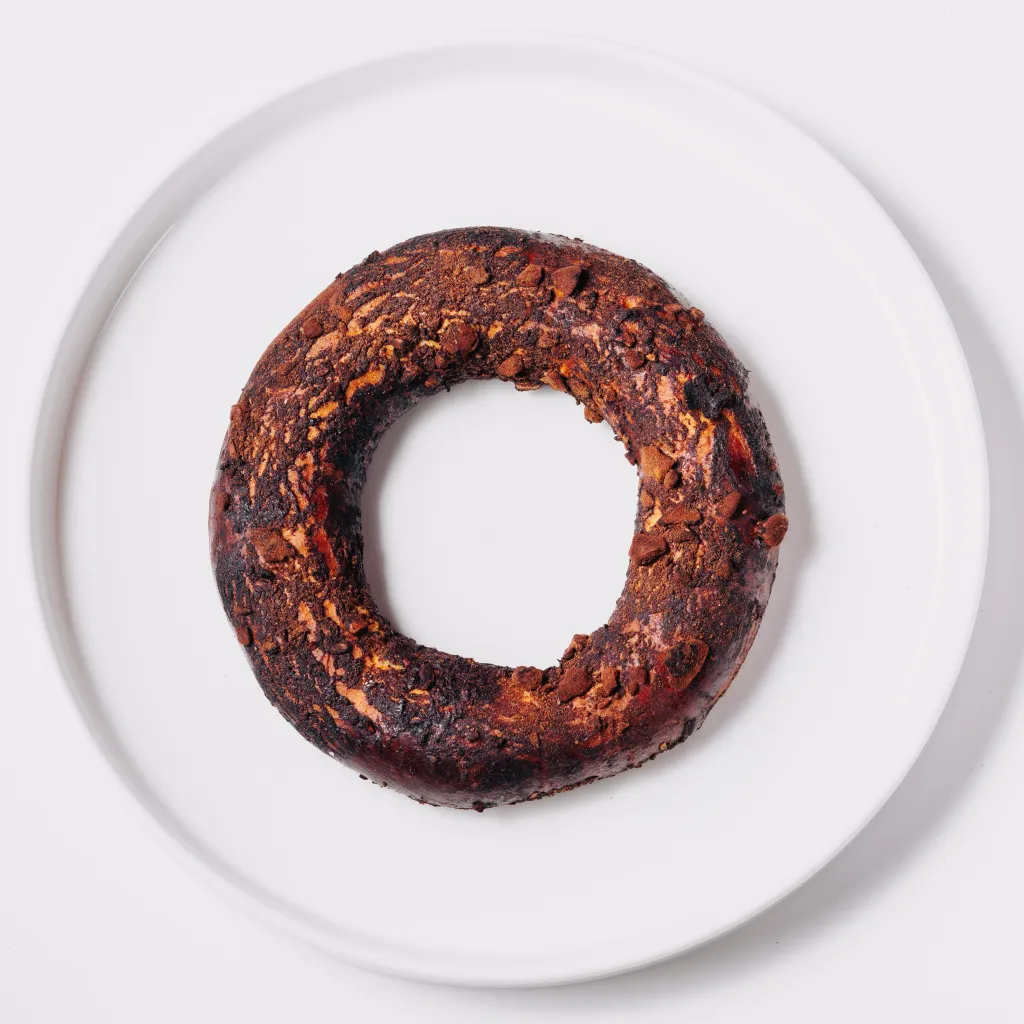 Бейгл творожный с корицей и миндалем