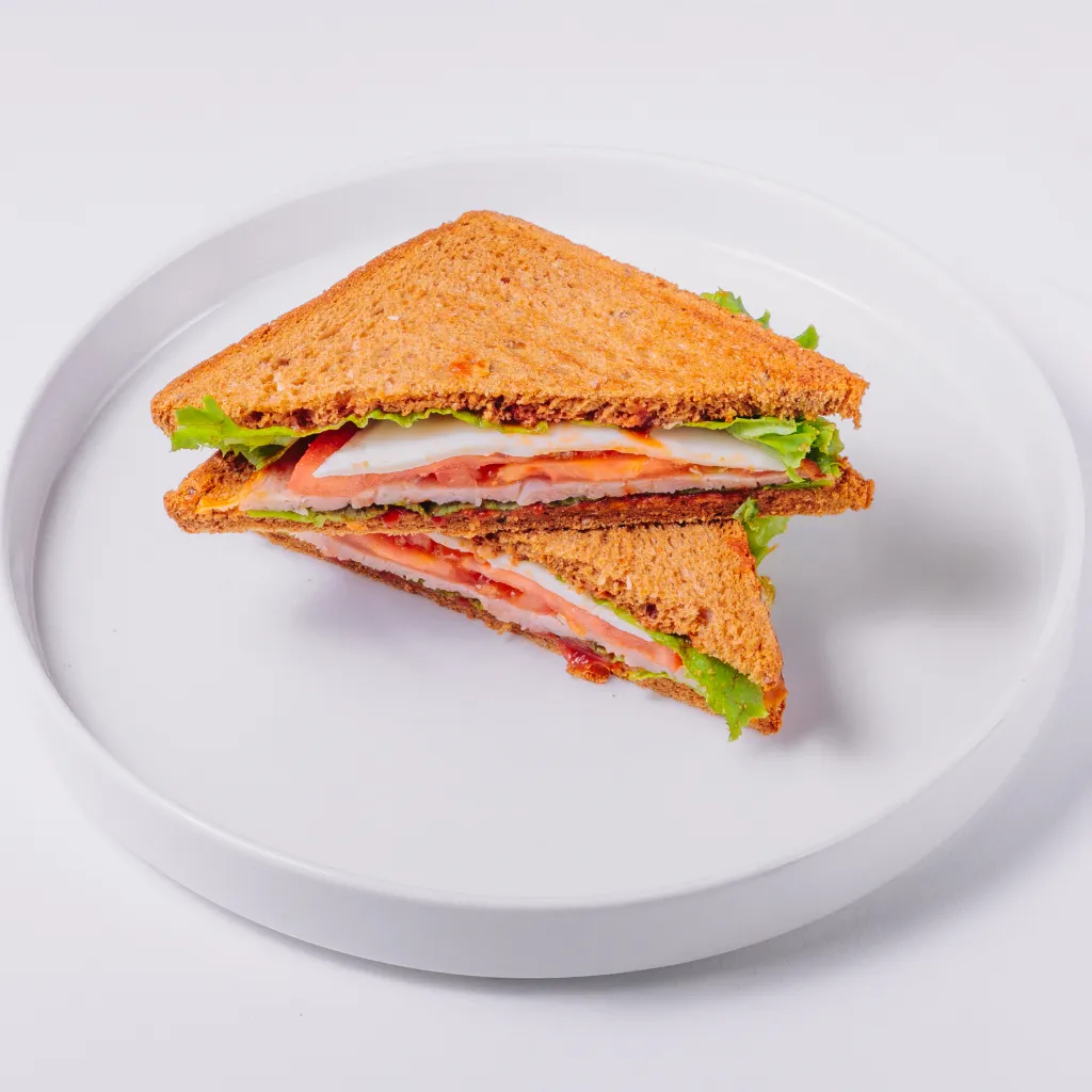 Сэндвич ЦЗ с куриной ветчиной 240г